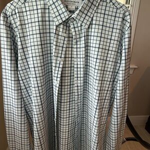 Mizzen+Main Blue and White Dress Shirt with Classic Check Pattern